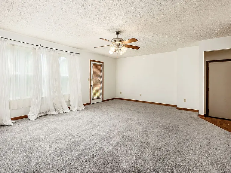 369 Abbotsbury Ct — Photo 9