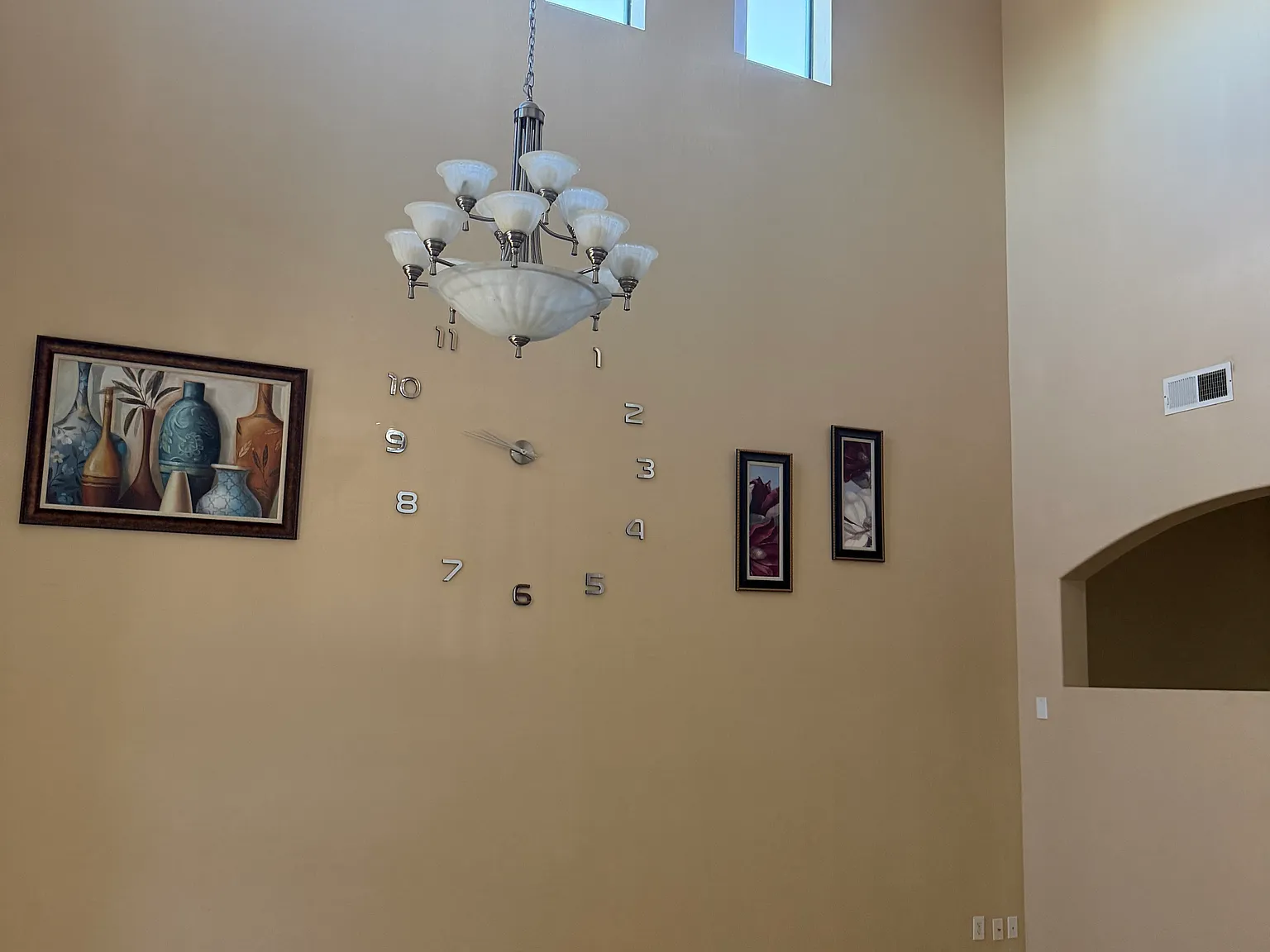 4 bed, 2667 sqft, $2,500 — Photo 4