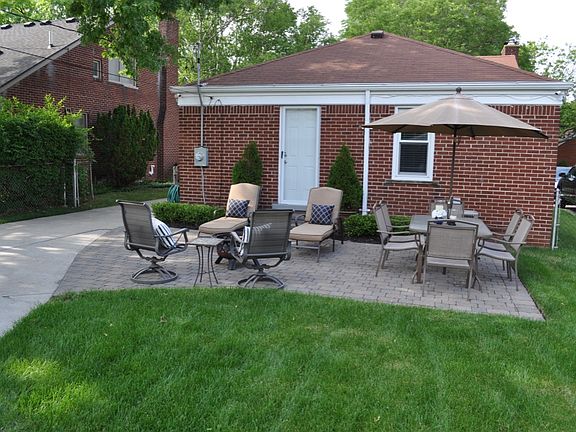 4th image of 2058 Bradford Rd