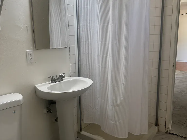 10324 Vantage St — Photo 8