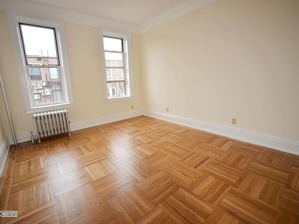 1st image of 2805 42nd St APT 3R