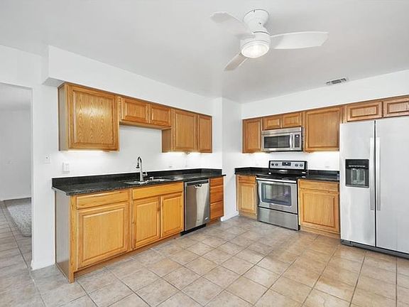 5th image of 4035 Tall Tree Dr