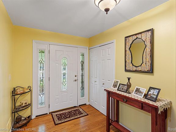 4th image of 41101 Croydon Ct