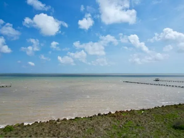 3145 Bay Ridge Dr, Palacios, TX 77465