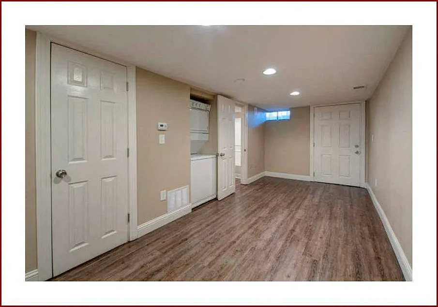 3205 Glencoe St — Photo 3