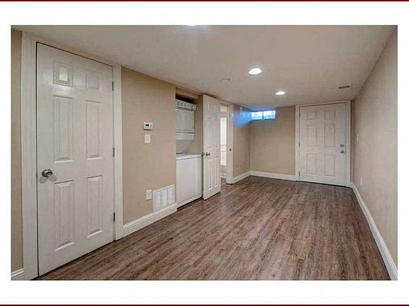 3rd image of 3211 N Glencoe St #3209