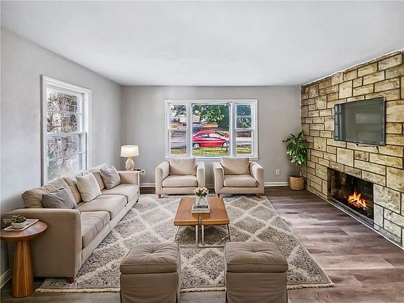 2nd image of 5519 Farrow Ave