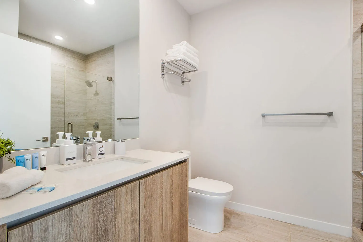 2 bed, 2.0 bath, $6,421 — Photo 3