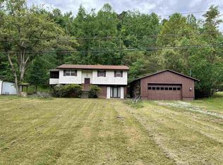 5371 Newcomb Creek Rd, Huntington, WV 25704