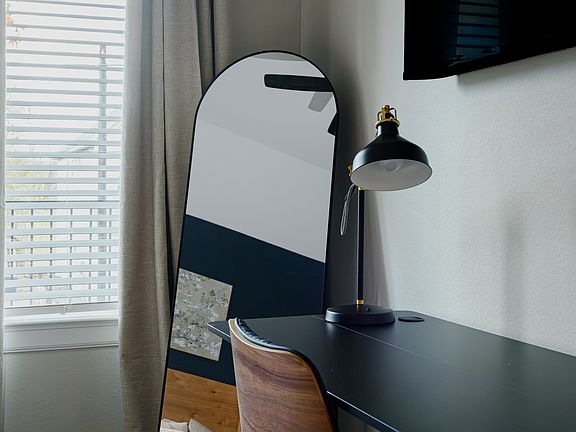 5th image of 1109 Robbie St