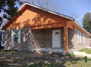520 E Defee Ave, Baytown, TX 77520
