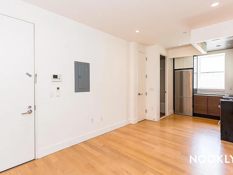 829 Willoughby Ave #2B — Photo 4