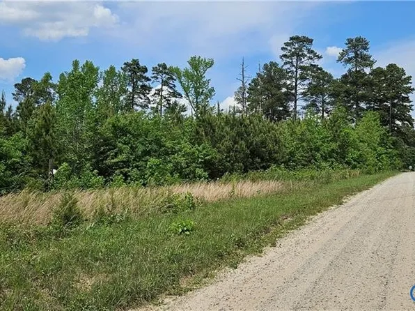 1 Gary Rd, Kenbridge, VA 23944