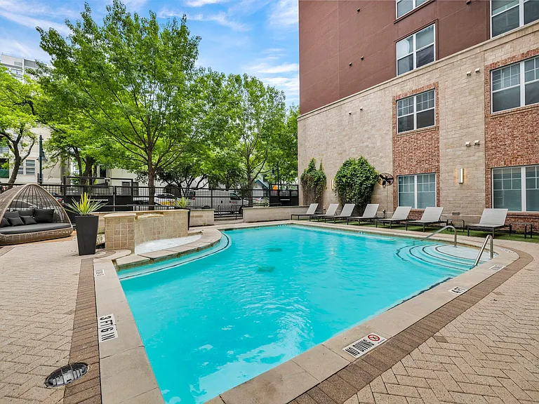 The Quarters Nueces House (Student Housing - Rent by the Bed) — Photo 66