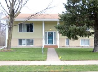 2357 17th Ave E, North St Paul, MN 55109
