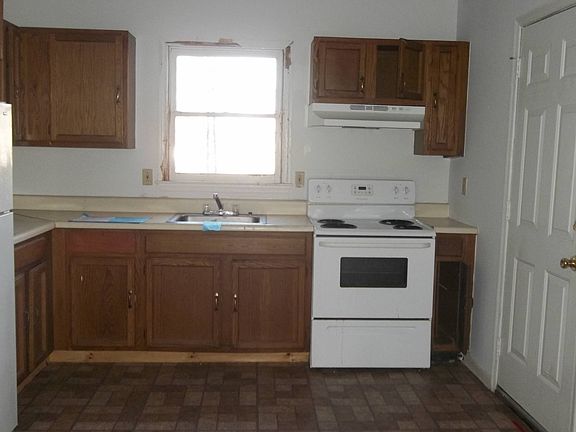 4th image of 415 Jefferson St