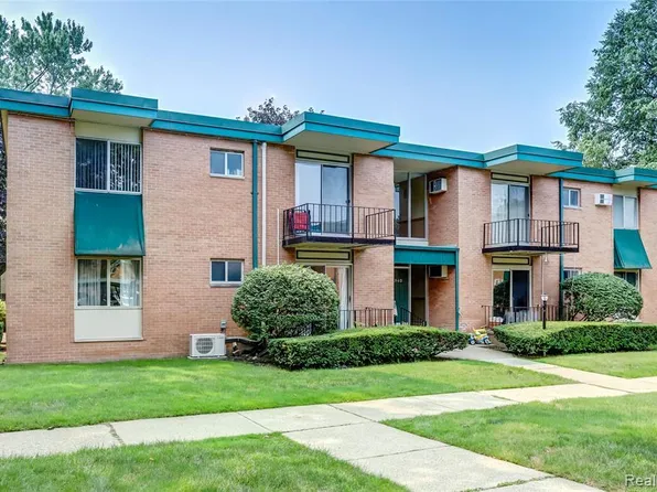 1980 Axtell Dr APT 8, Troy, MI 48084
