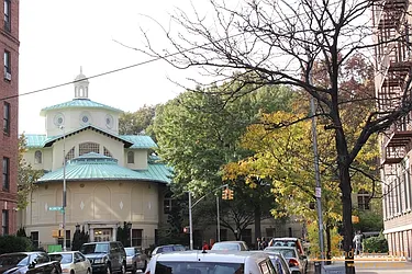 Rented by aptsandlofts.com