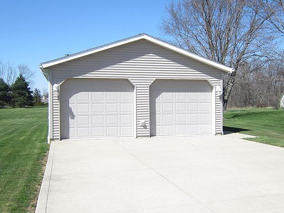 3rd image of 1320 Brandy Ln
