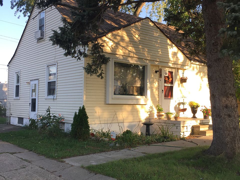 1st image of 19 Camley Dr