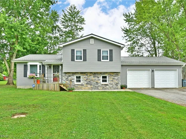 1202 Housel Craft Rd, Cortland, OH 44410