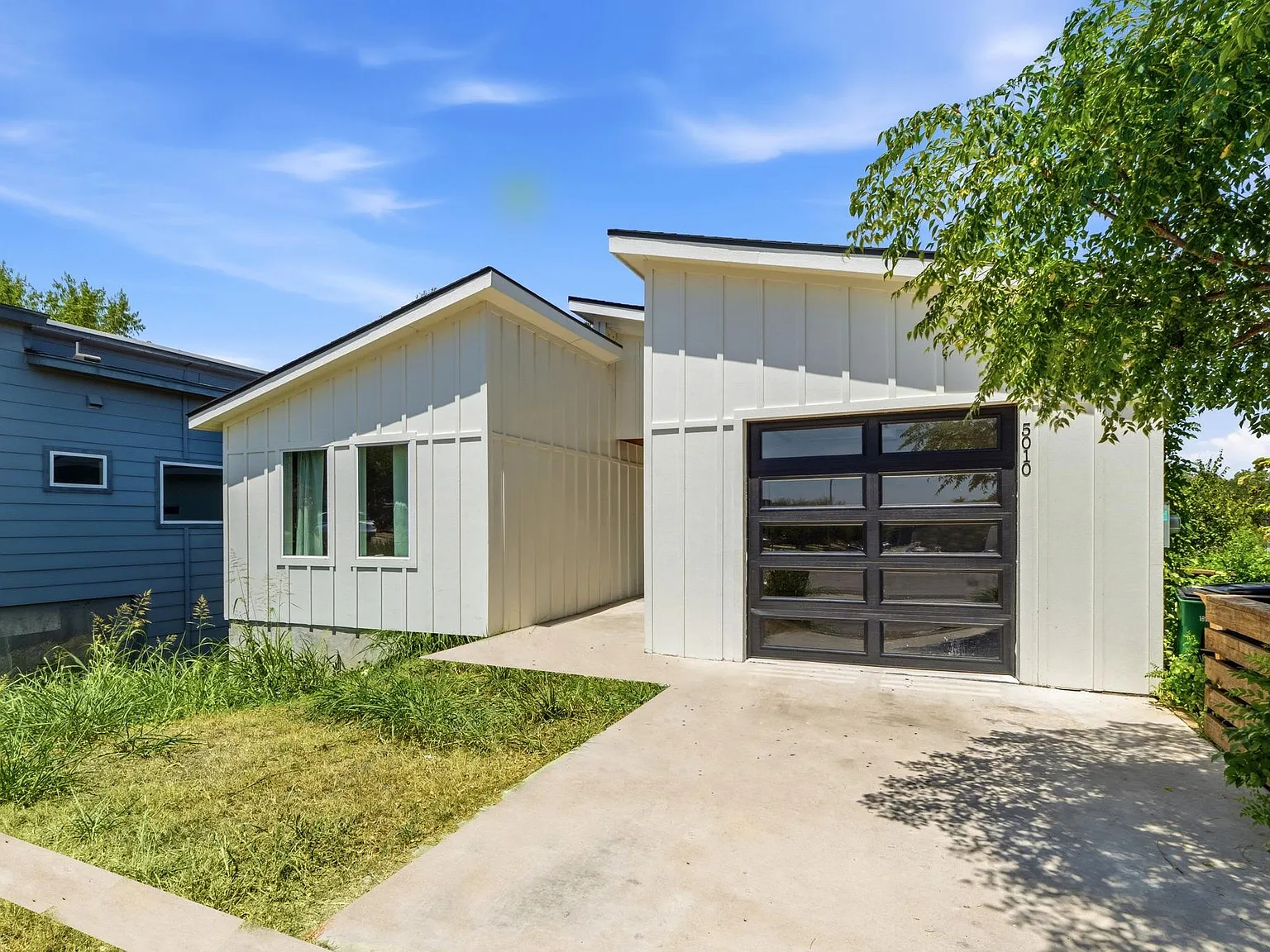 3 bed, 3.0 bath, 1967 sqft, $3,500 — Photo 2