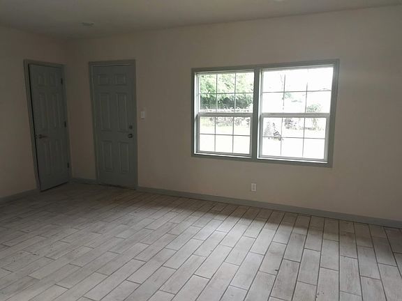 4th image of 3360 Blackmon Ln