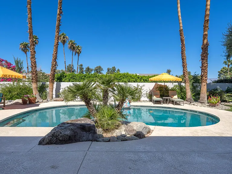 72980 Somera Rd — Photo 38