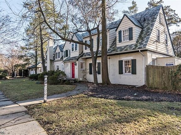 2nd image of 550 Grove Ter