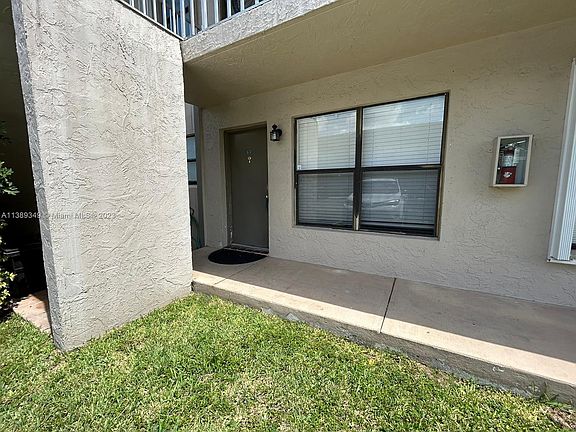 3rd image of 15332 Sunset Dr #6-12