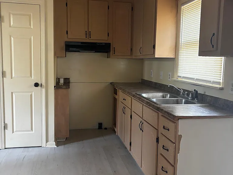 4809 Thornwood Rd — Photo 12