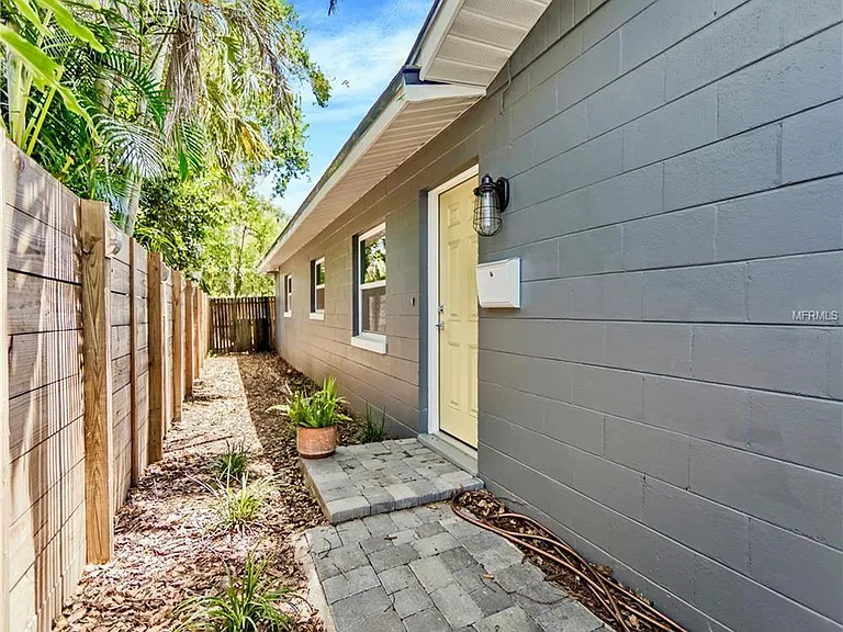 817 Laurel Ave — Photo 3