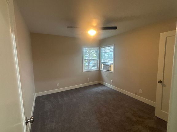 5th image of 3954 Railroad Ave #1