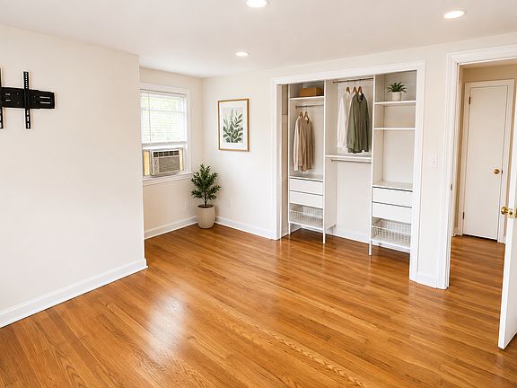 5th image of 383 N 10th St Floor 2