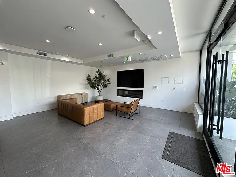 11800 Courtleigh Dr #202 — Photo 11
