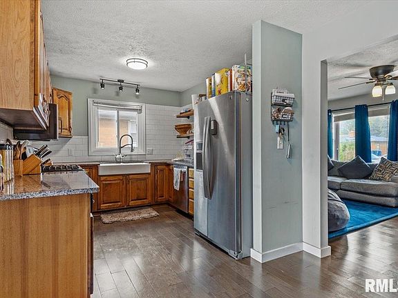 4th image of 2128 Blackhawk Rd