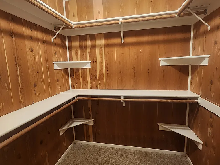 Walk in Closet in 1 bedroom