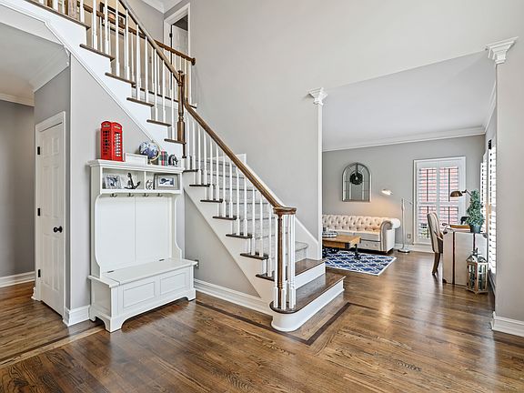 3rd image of 5325 Chaversham Ln