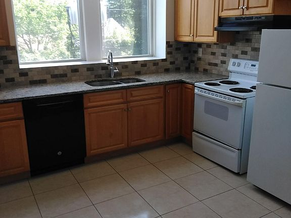 2nd image of 300 Elmira St