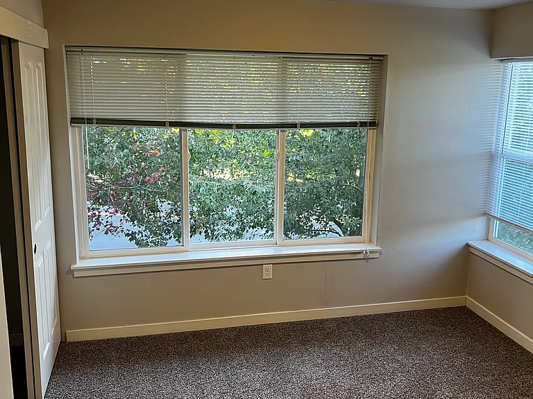 Camas Ridge Apartments — Photo 10