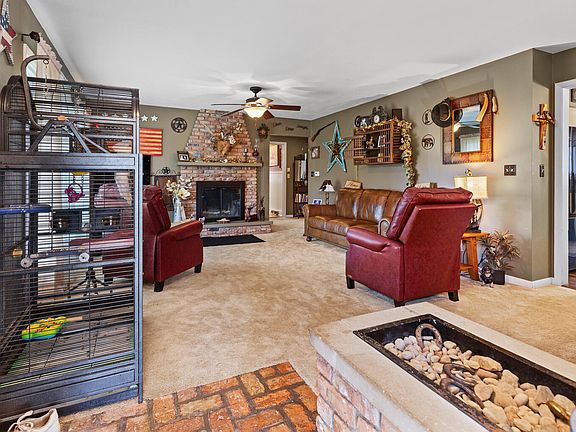5th image of 503 E Cedar Ln