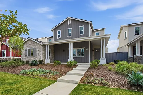 Magnolia Lane Photo 1
