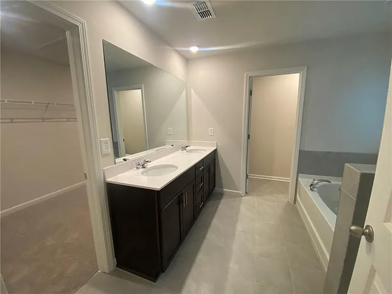 5836 Hackberry Ln — Photo 7