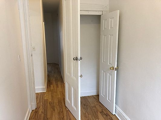 5th image of 302 Marion St #2