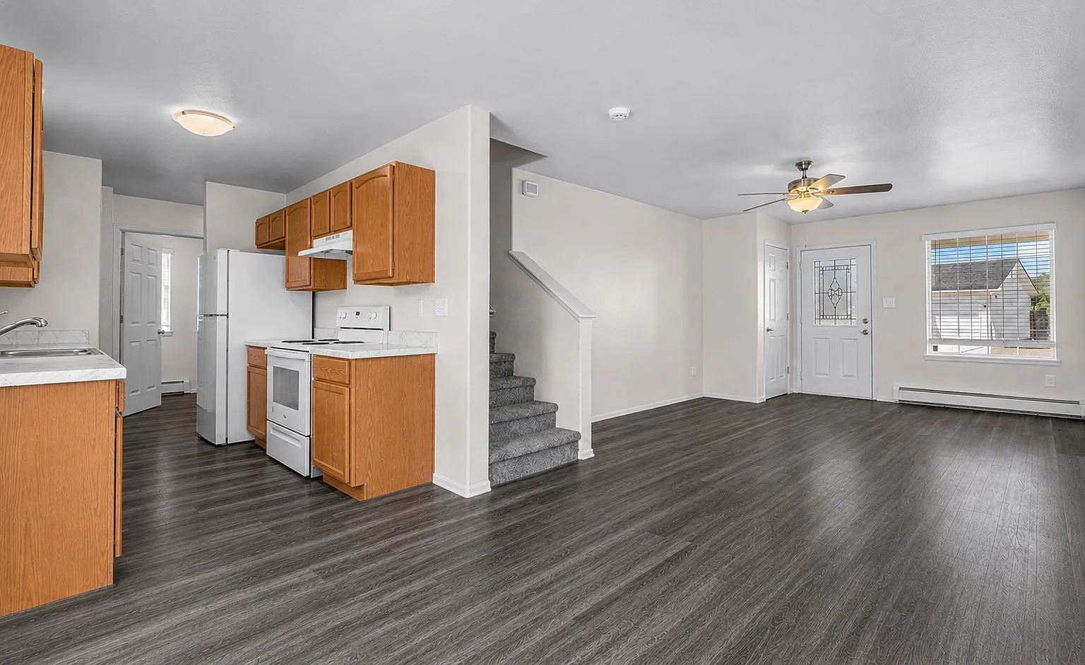4 bed, 2.5 bath, 1518 sqft, $2,350 — Photo 3