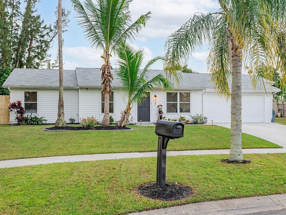 1st image of 337 NE Camelot Drive