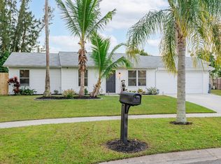 337 NE Camelot Dr, Port Saint Lucie, FL 34983