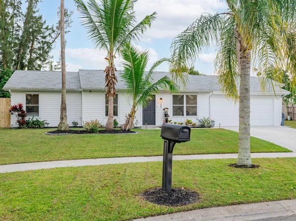 337 NE Camelot Drive, Port St Lucie, FL 34983