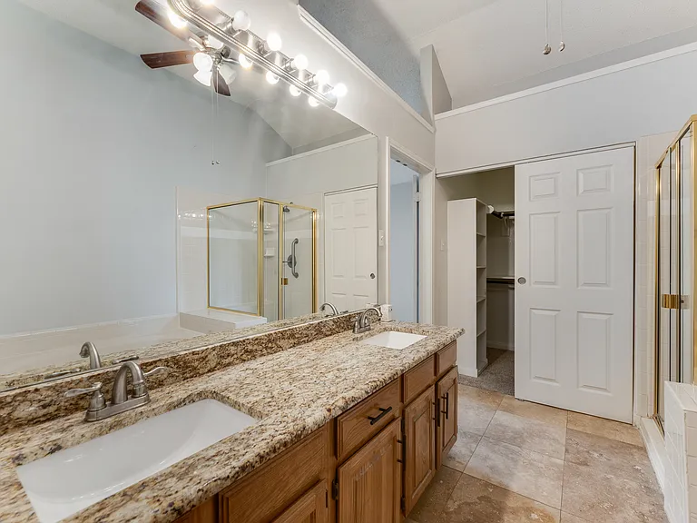 605 English Oak St — Photo 18