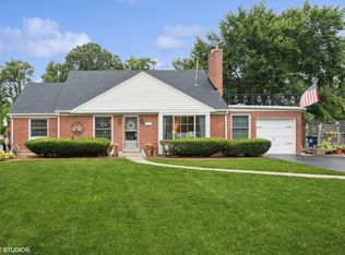 16W740 Red Oak Ave, Bensenville, IL 60106